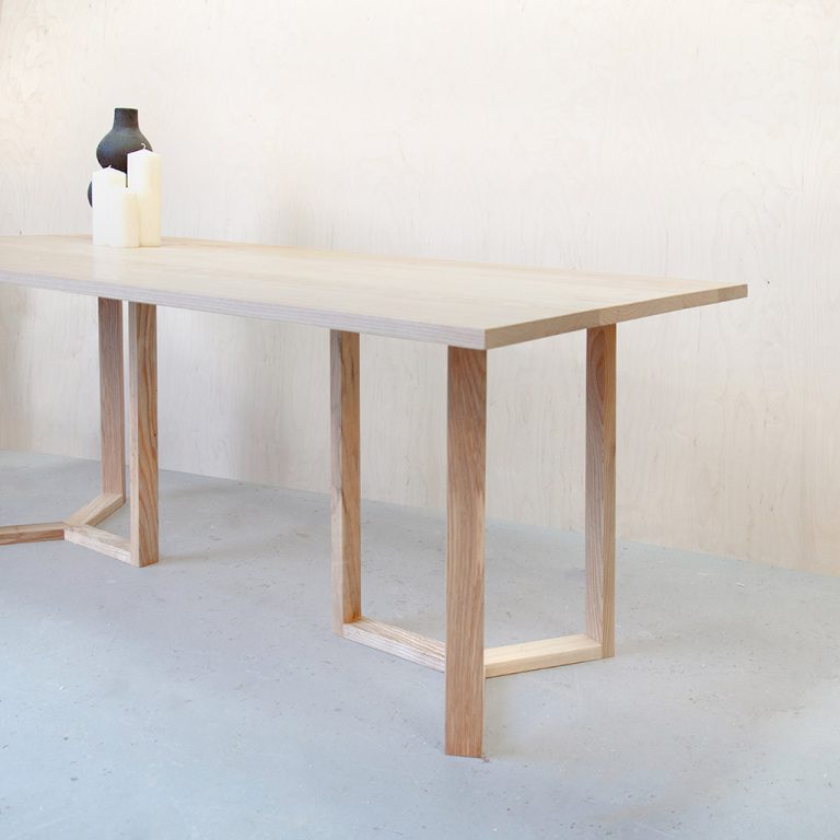 Oslo-dining-table